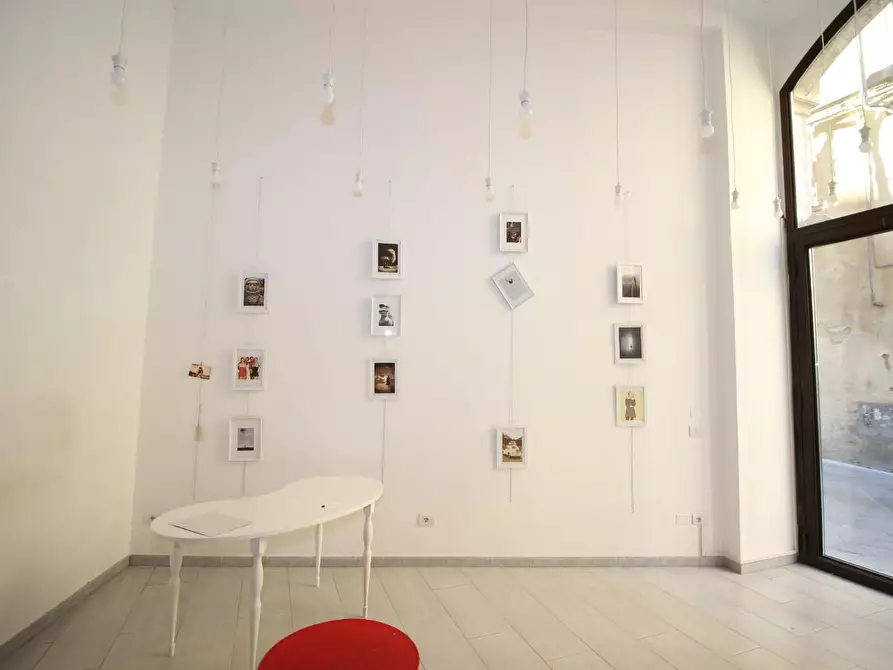 Immagine 8 di Negozio in vendita  a Siena