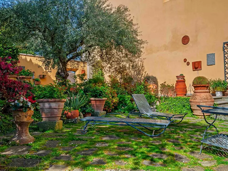 Immagine 36 di Villa in vendita  a Montopoli In Val D'arno