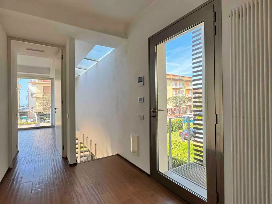 Immagine 40 di Villa in vendita  a Camaiore