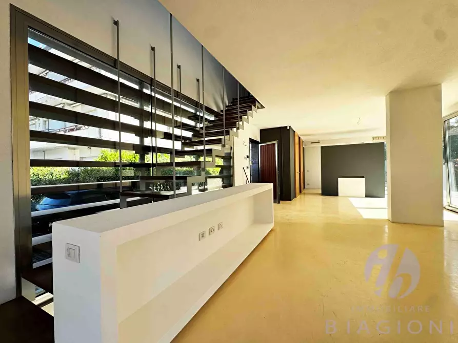 Immagine 13 di Villa in vendita  a Camaiore