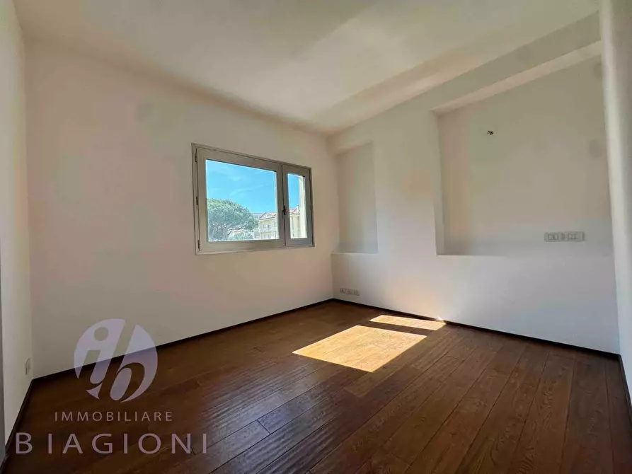 Immagine 38 di Villa in vendita  a Camaiore