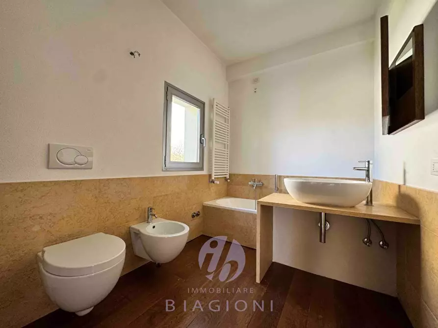 Immagine 31 di Villa in vendita  a Camaiore