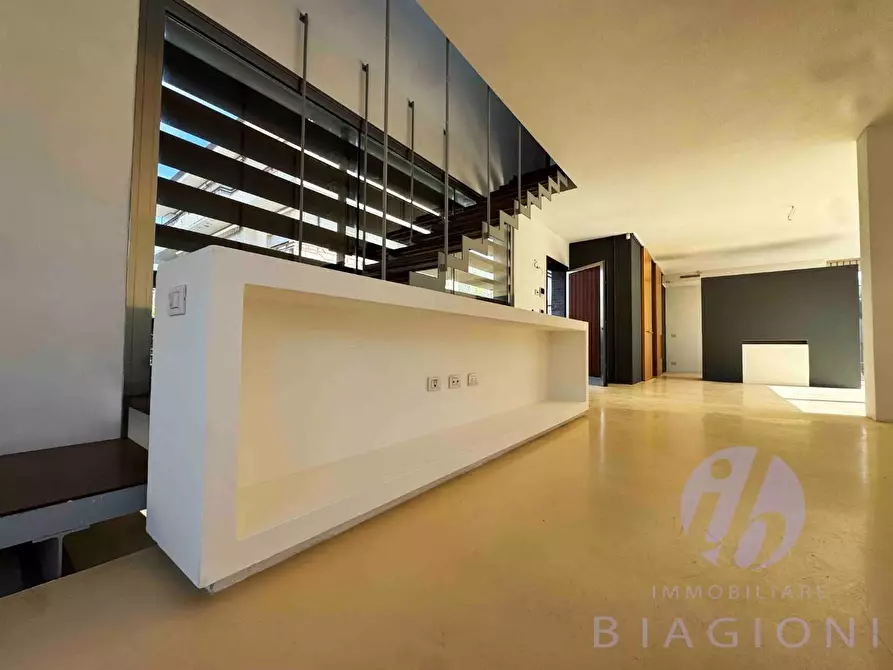 Immagine 18 di Villa in vendita  a Camaiore