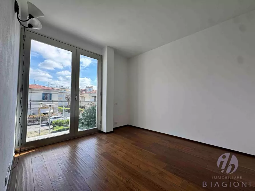 Immagine 34 di Villa in vendita  a Camaiore