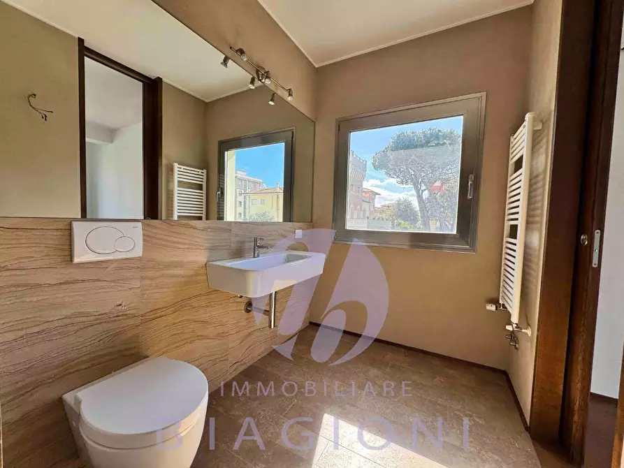 Immagine 36 di Villa in vendita  a Camaiore