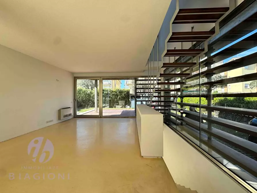 Immagine 16 di Villa in vendita  a Camaiore