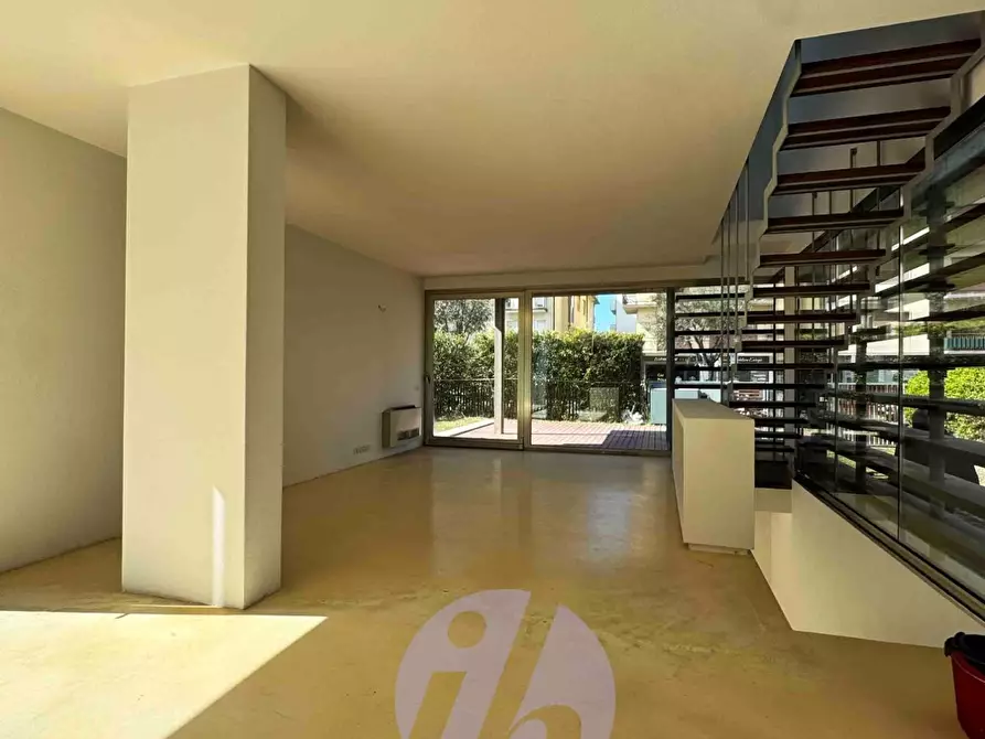 Immagine 14 di Villa in vendita  a Camaiore