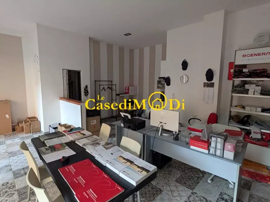 Immagine 3 di Locale commerciale in vendita  a Livorno