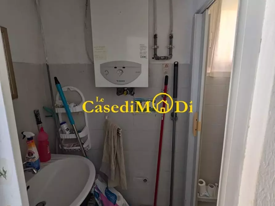 Immagine 4 di Locale commerciale in vendita  a Livorno