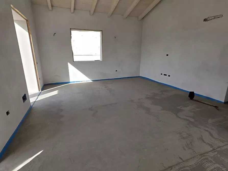 Immagine 2 di Villa in vendita  a Calcinaia