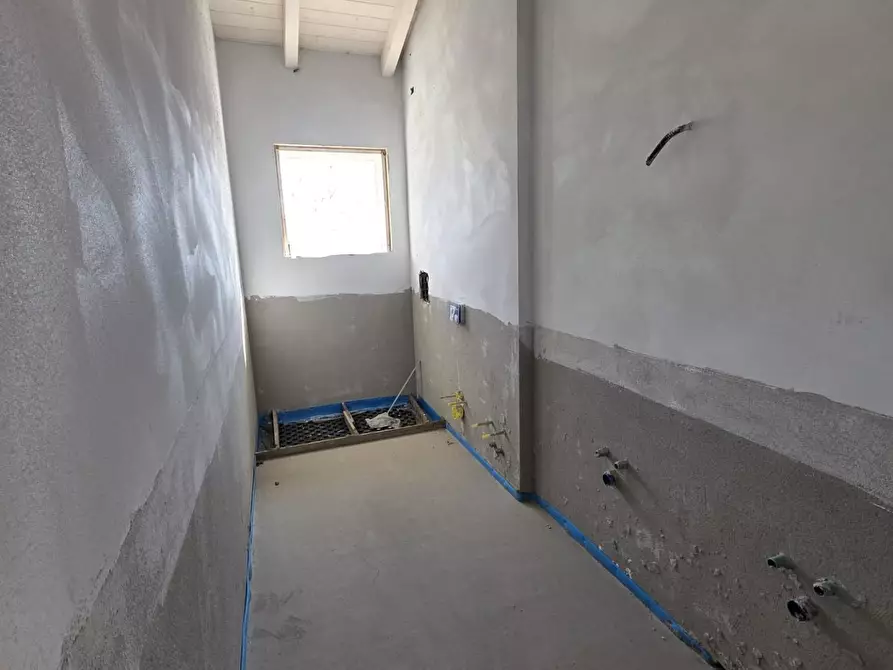 Immagine 11 di Villa in vendita  a Calcinaia