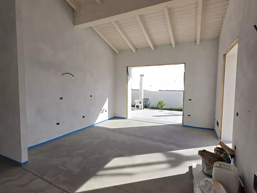 Immagine 8 di Villa in vendita  a Calcinaia