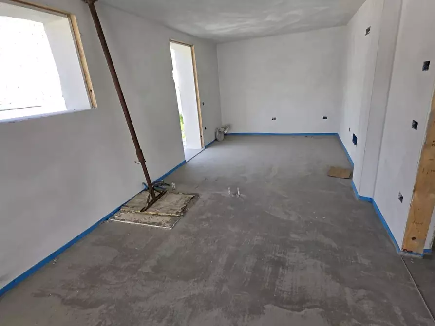 Immagine 9 di Villa in vendita  a Calcinaia