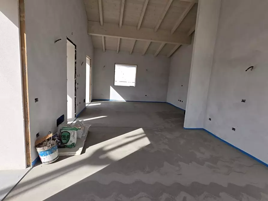 Immagine 7 di Villa in vendita  a Calcinaia