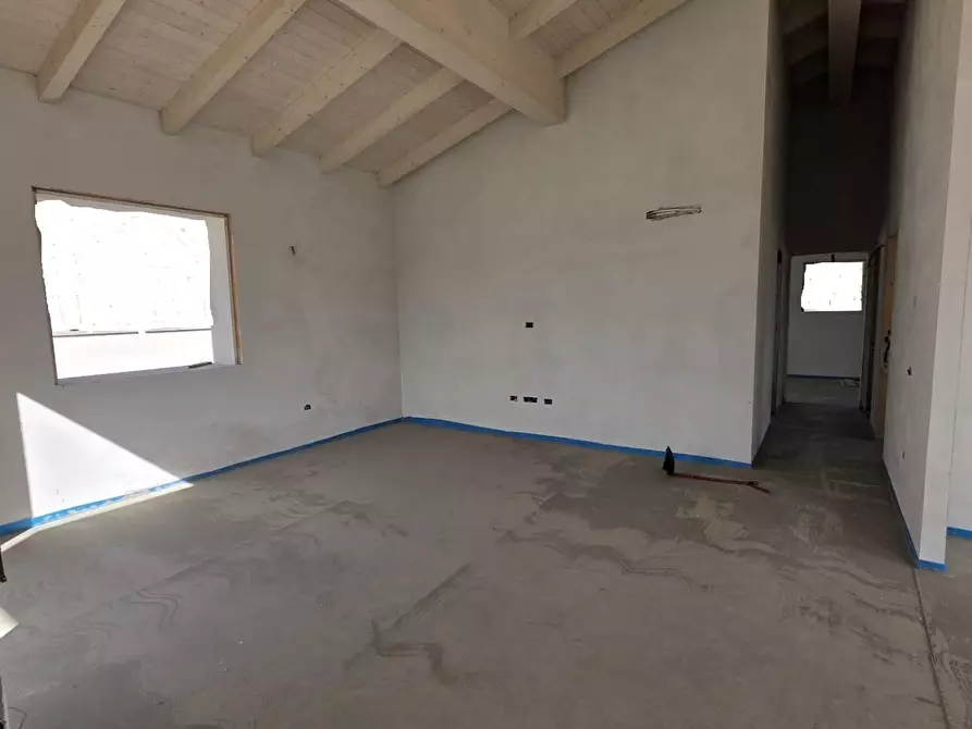 Immagine 4 di Villa in vendita  a Calcinaia