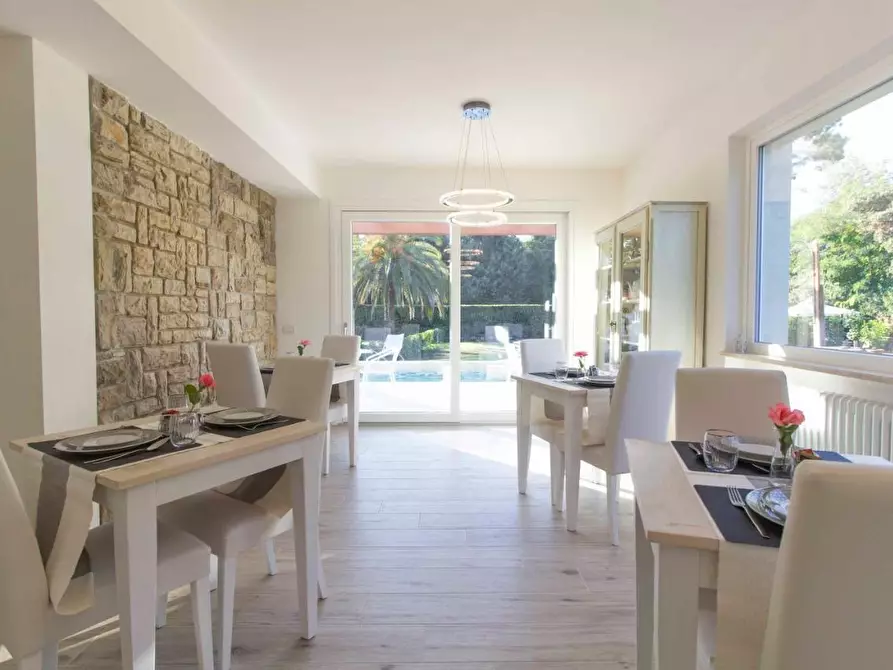Immagine 12 di Villa in affitto  a Pietrasanta