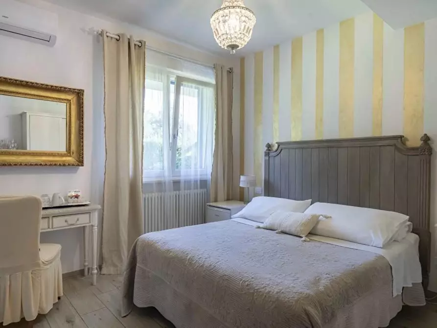 Immagine 39 di Villa in affitto  a Pietrasanta