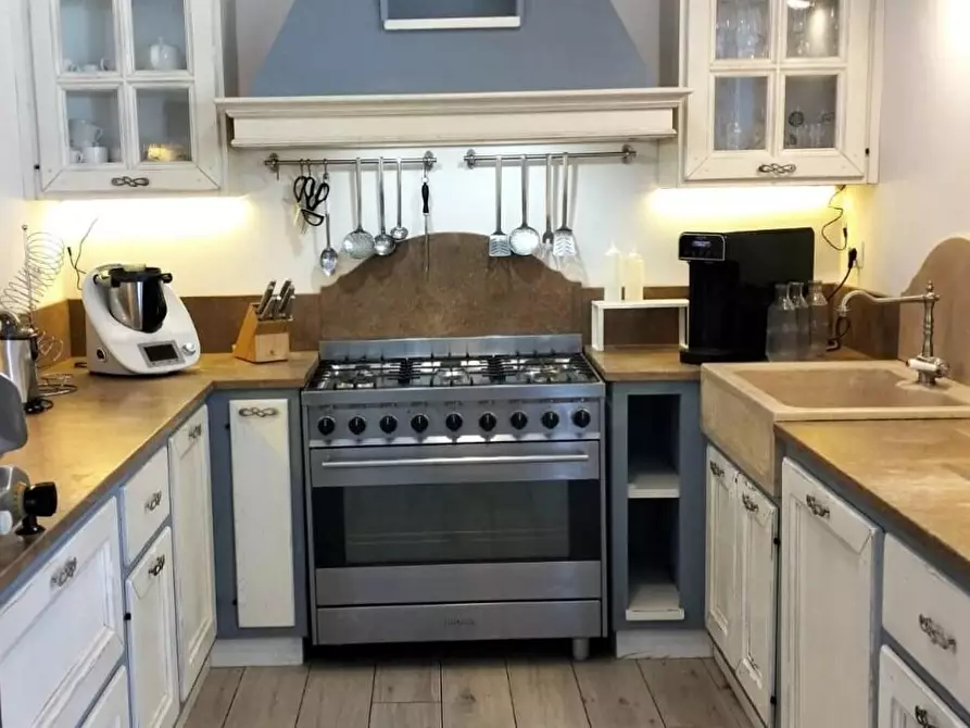 Immagine 35 di Villa in affitto  a Pietrasanta