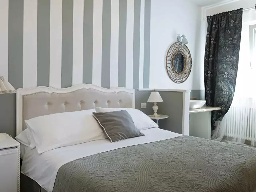 Immagine 45 di Villa in affitto  a Pietrasanta