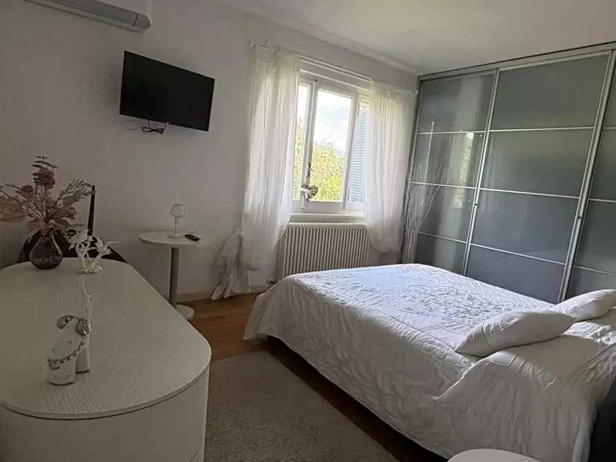 Immagine 46 di Villa in affitto  a Pietrasanta