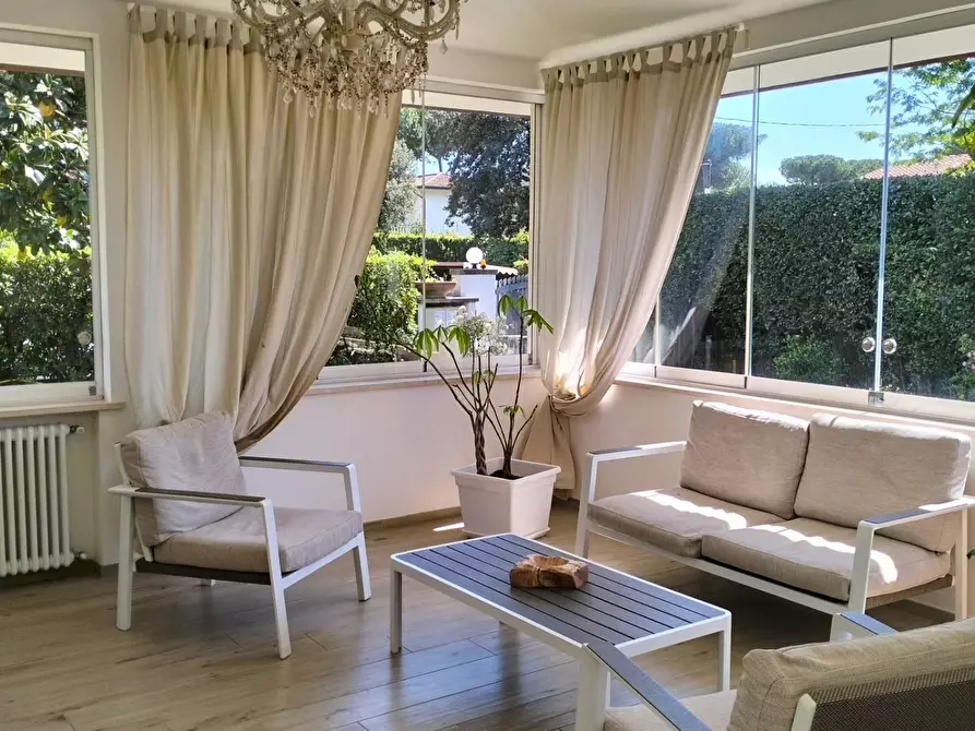 Immagine 29 di Villa in affitto  a Pietrasanta