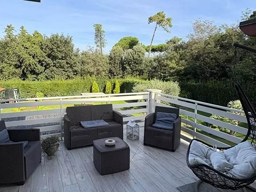 Immagine 65 di Villa in affitto  a Pietrasanta