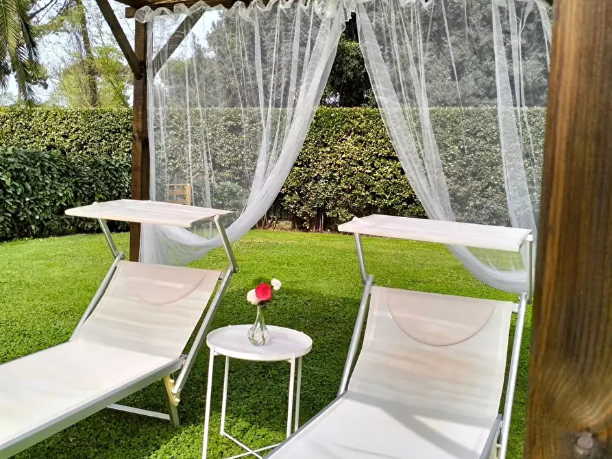 Immagine 16 di Villa in affitto  a Pietrasanta