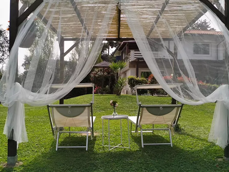 Immagine 20 di Villa in affitto  a Pietrasanta