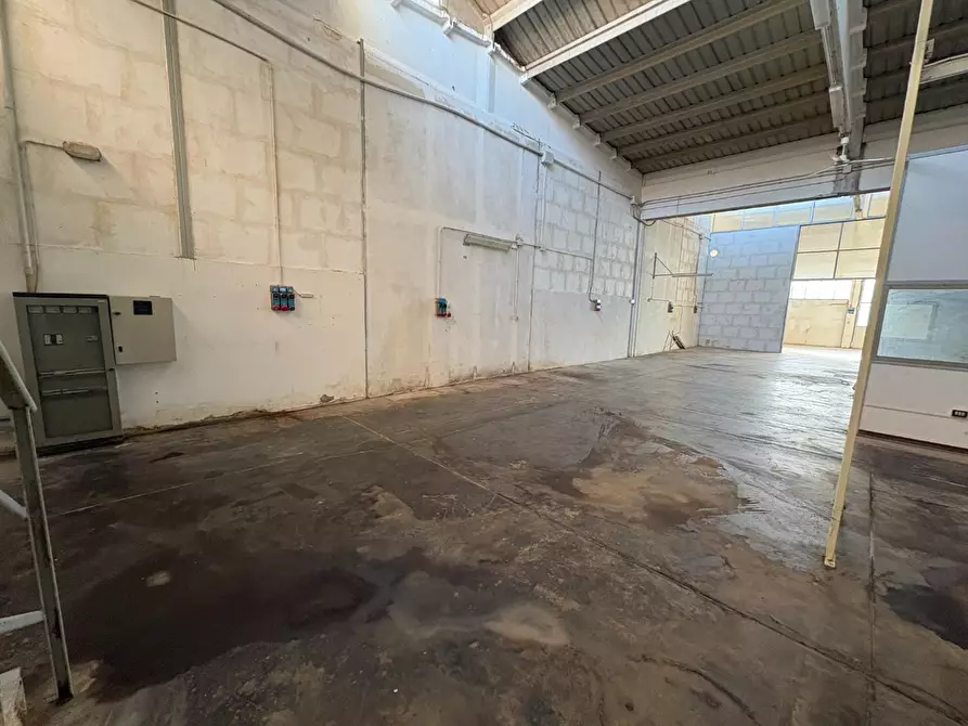 Immagine 8 di Capannone industriale in vendita  a Monteriggioni
