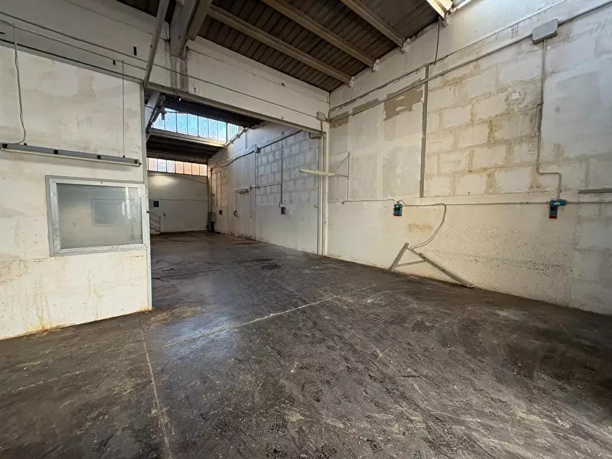 Immagine 5 di Capannone industriale in vendita  a Monteriggioni