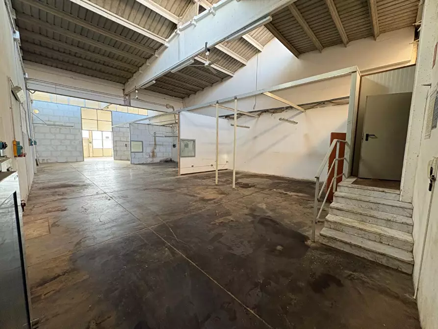 Immagine 1 di Capannone industriale in vendita  a Monteriggioni