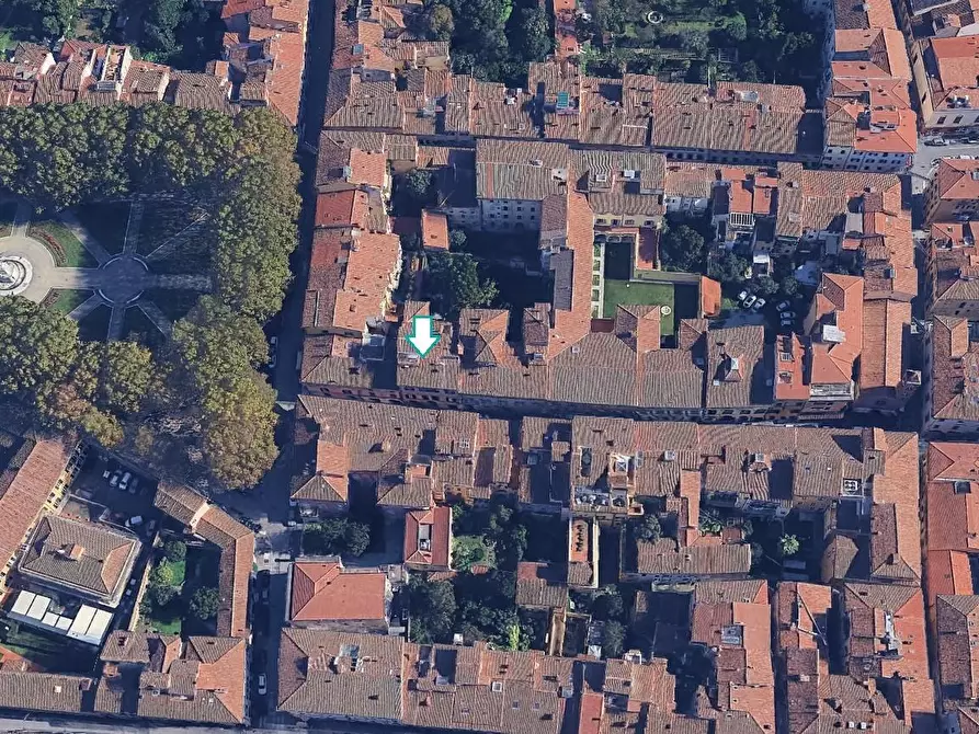 Immagine 1 di Garage in vendita  a Pisa