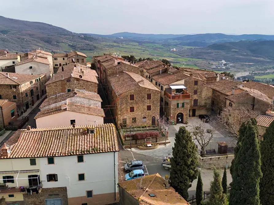 Immagine 2 di Appartamento in vendita  a Pomarance