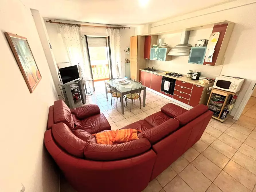 Immagine 4 di Appartamento in vendita  a Massa