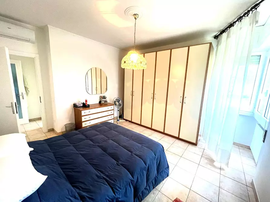 Immagine 15 di Appartamento in vendita  a Massa