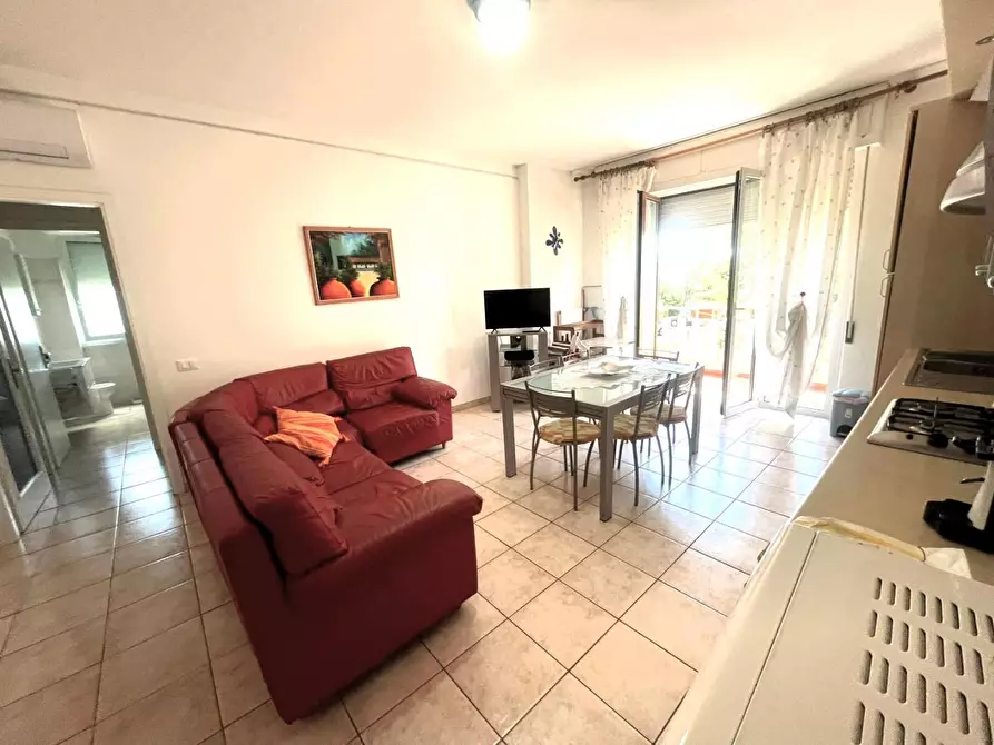 Immagine 6 di Appartamento in vendita  a Massa