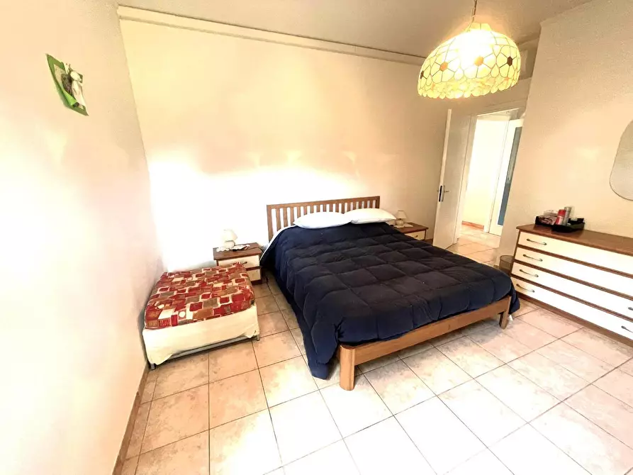 Immagine 17 di Appartamento in vendita  a Massa