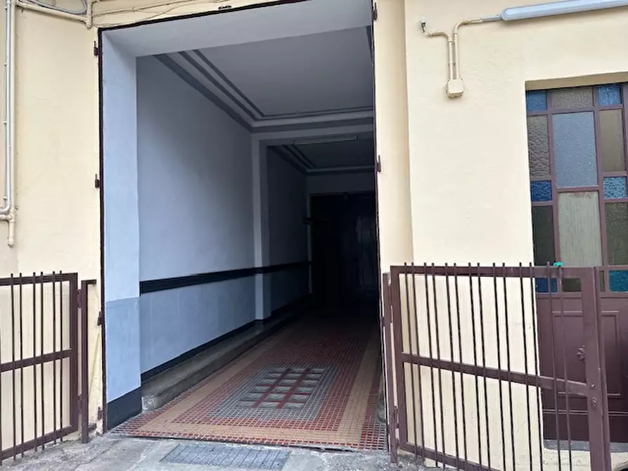 Immagine 6 di Negozio in vendita  a Torino