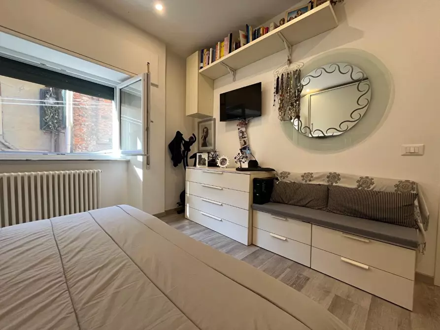 Immagine 39 di Appartamento in vendita  a Lucca