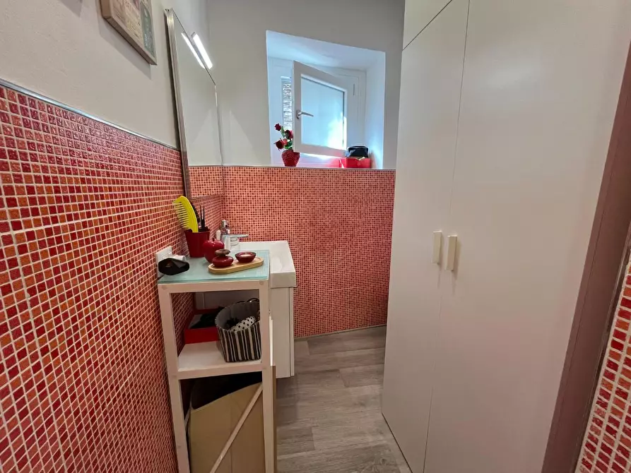 Immagine 33 di Appartamento in vendita  a Lucca