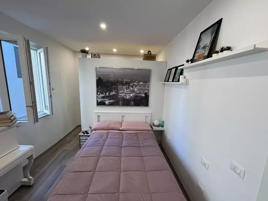 Immagine 29 di Appartamento in vendita  a Lucca