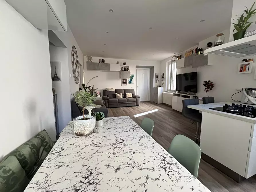 Immagine 8 di Appartamento in vendita  a Lucca