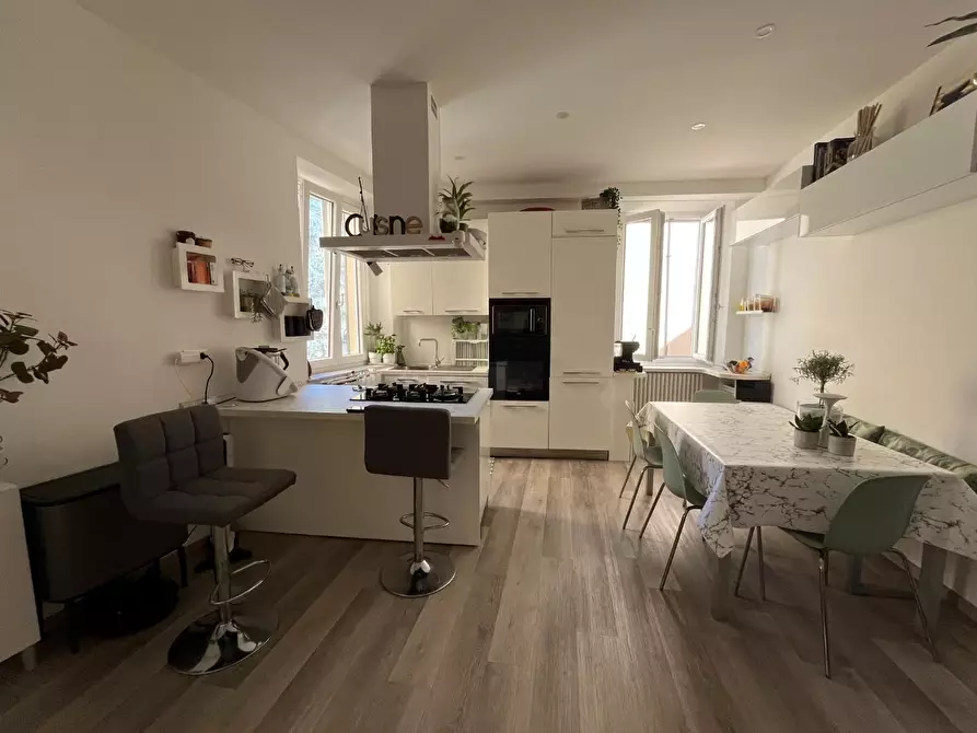 Immagine 4 di Appartamento in vendita  a Lucca