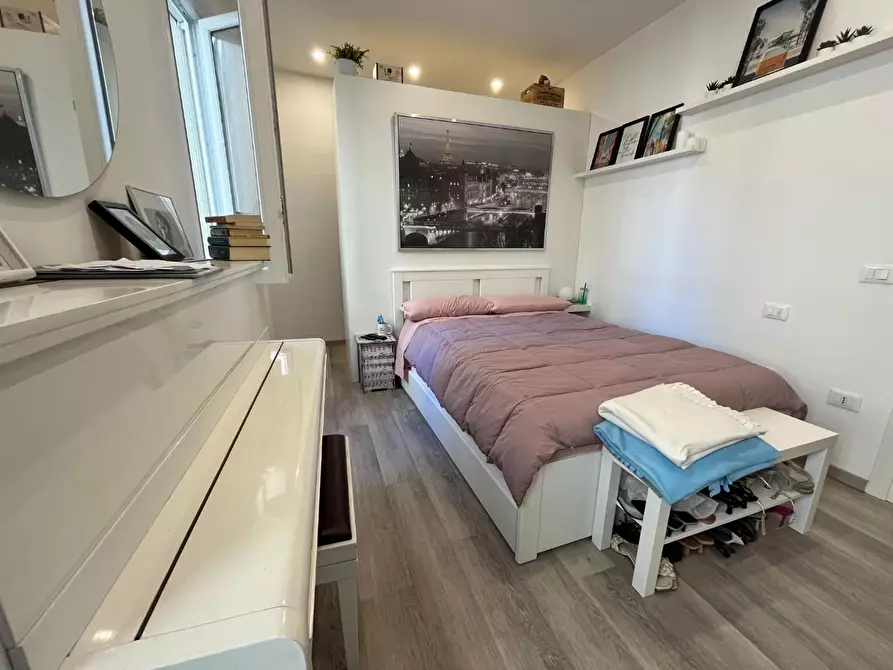 Immagine 25 di Appartamento in vendita  a Lucca