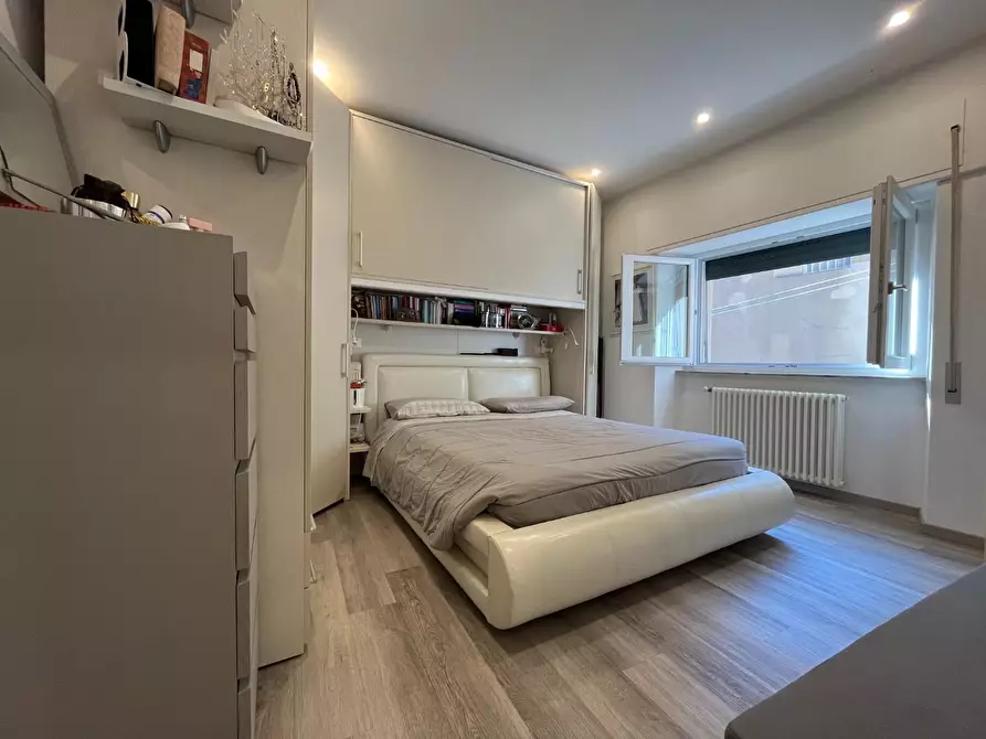 Immagine 36 di Appartamento in vendita  a Lucca