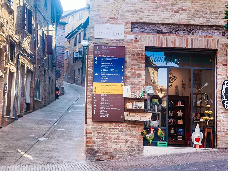 Immagine 1 di Negozio in vendita  a Lanzo Torinese