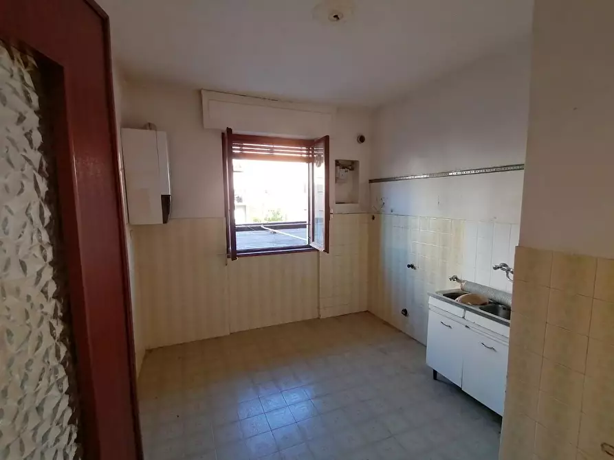 Immagine 3 di Appartamento in vendita  a Carrara