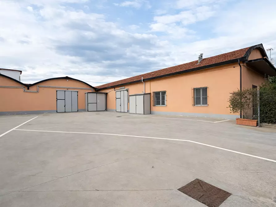 Immagine 1 di Capannone industriale in affitto  a Santa Croce Sull'arno