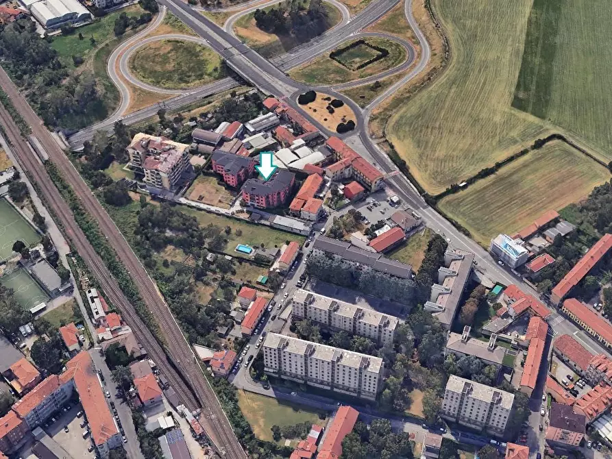 Immagine 1 di Magazzino in vendita  a Monza