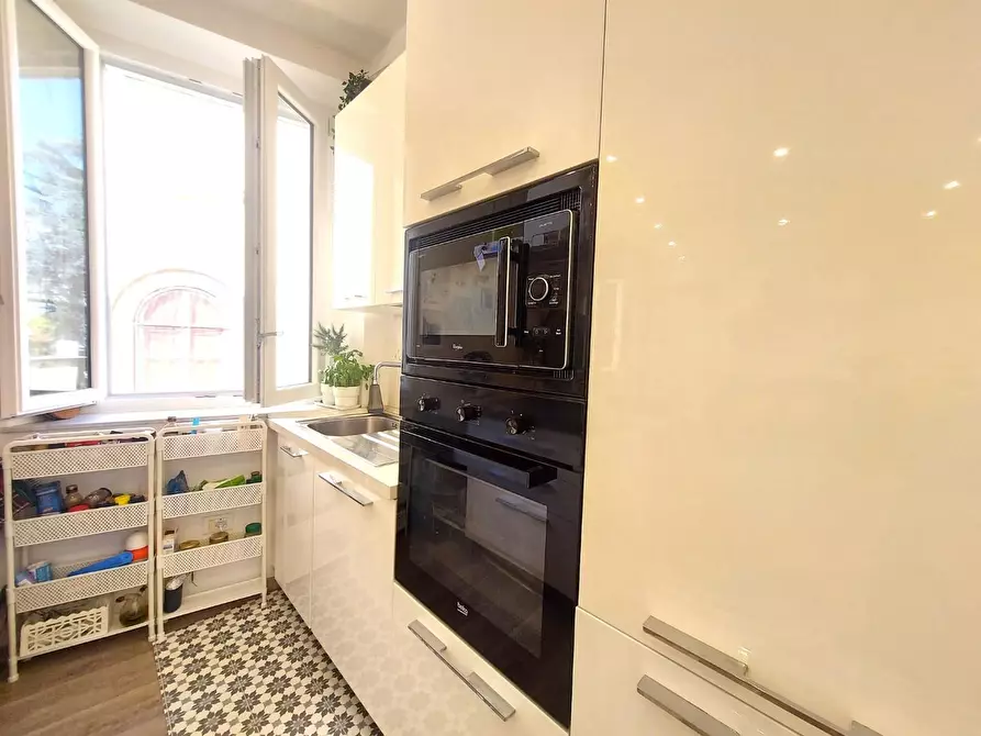 Immagine 9 di Appartamento in vendita  a Lucca